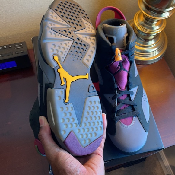 Air Jordan Retro 6 Bordeaux - Picture 5 of 7